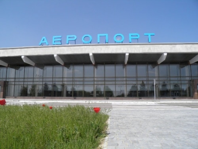 В аэропорту Херсона становится меньше аэрорейсов