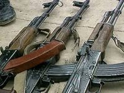 Милиционеры перехватили автобус с боеприпасами 