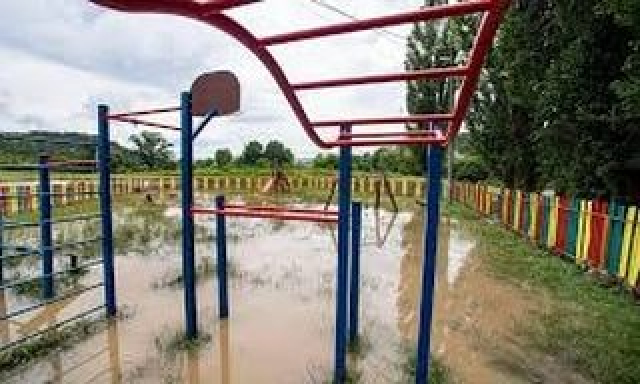 В воде в Голой Пристани нашли кишечную палочку, город сих пор подтоплен