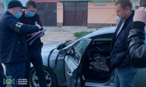 Силовики разоблачили должностное лицо в вымогательстве взятки