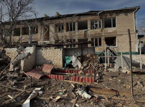 Враг сбросил на Херсон три КАБА - много разрушений и пострадавших
