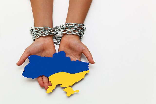 Из оккупированной территории вывезли многодетную семью