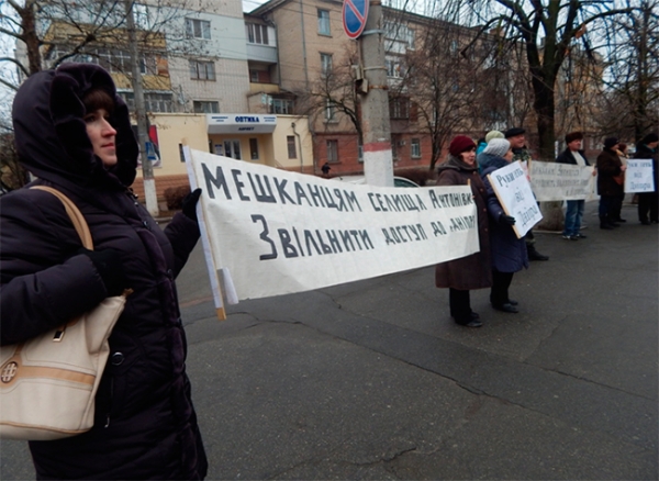 Депутаты обратили внимание на поселки