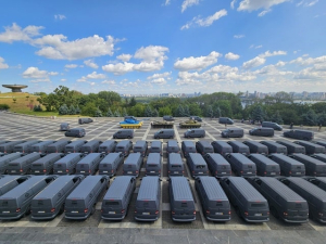 Фонд MK Foundation передав 100 мікроавтобусів Volkswagen для посилення українських прикордонників на передовій