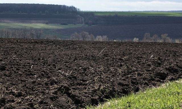Оккупанты отбирают землю у аграриев, которые отказались от сотрудничества с ними