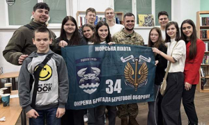 Дети передали украинским бойцам награду, полученную на кинофестивале