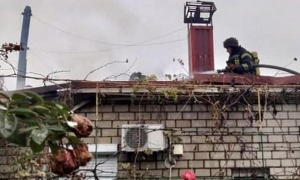После обстрела на окраине Херсона произошел пожар
