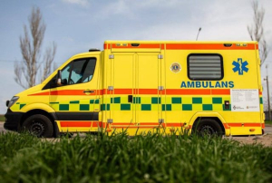 Херсонской больнице переданы 3 адаптированных спецавтомобиля из Финляндии