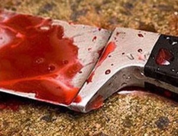 Ветеран от безысходности полоснул себя по горлу кухонным ножом 