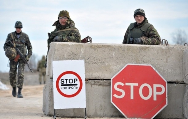 Трое крымчан пытались попасть на территорию Херсонской области