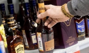 28-лeтний житель Каховки осужден за кражу элитного коньяка