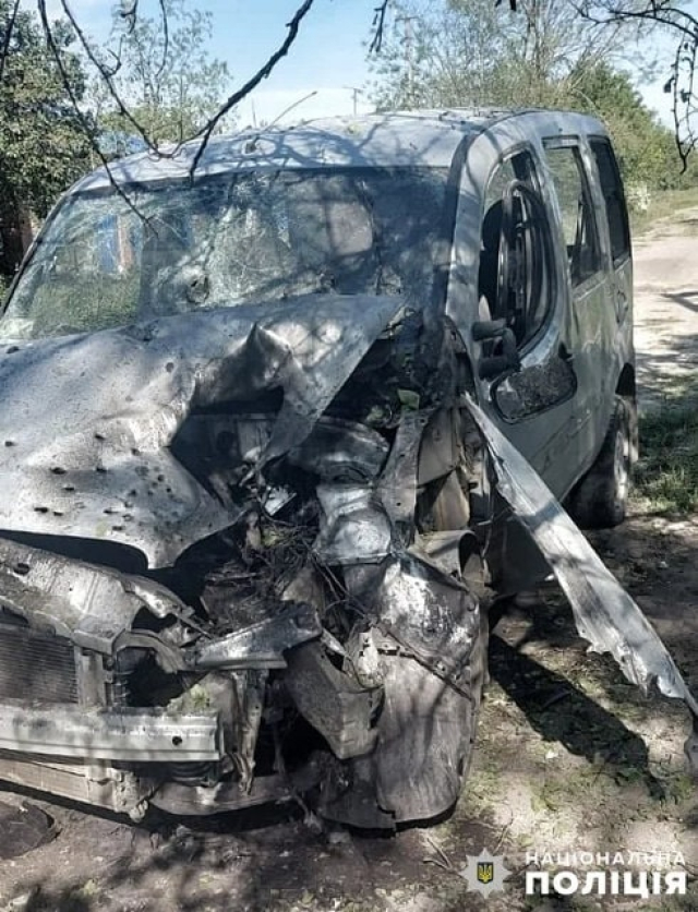 Российский дрон сбросил взрывчатку на гражданский автомобиль – пострадали три человека