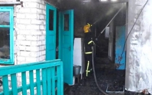 Пожар в Скадовске – госпитализирована хозяйка загоревшегося дома