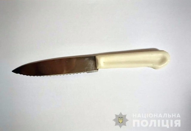 Жизнь двух семей в одной квартире привела к поножовщине