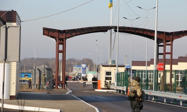 В сервисную зону КПВВ нагрянула проверка