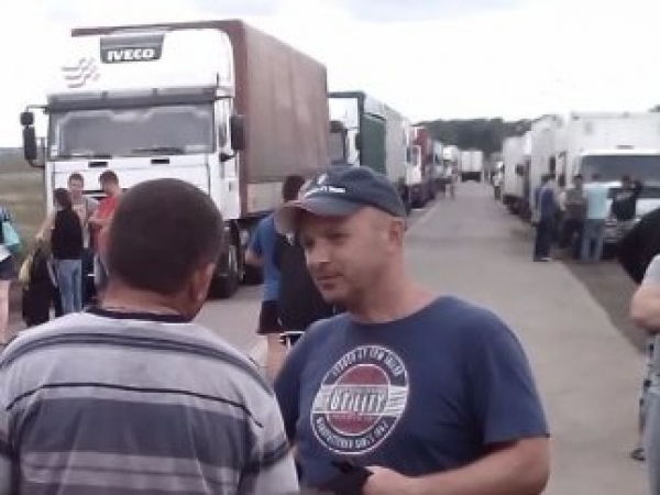 Водители фур на админгранице взбунтовались 