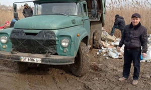 «Муніципальна варта» поймала нарушителей – выгружали мусор у Днепра