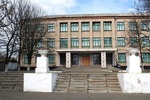 Предприниматель и нардеп побывали в школе на Херсонщине