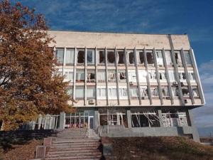 Кабмин наградил областную библиотеку имени Олеся Гончара