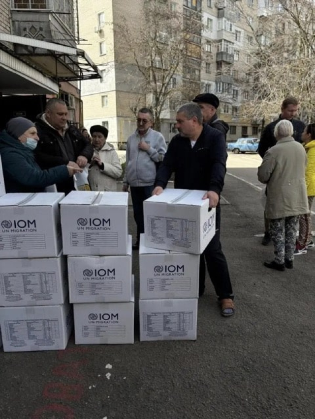 В Херсоне более 500-от семей получили помощь от благотворительного фонда