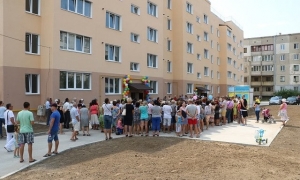 С новосельем – в Таврийске ввели в эксплуатацию многоквартирный дом