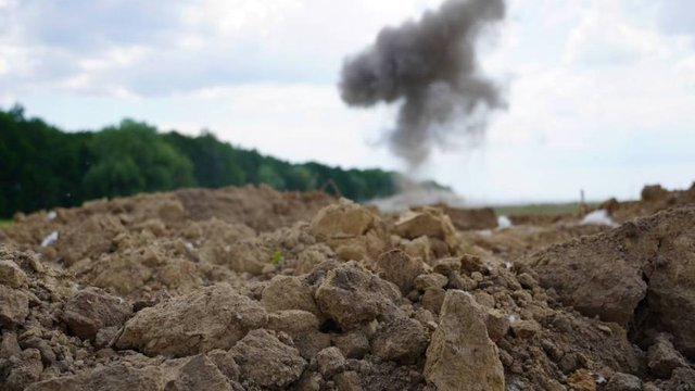 Еще два человека подорвались на мине, среди них - ребенок
