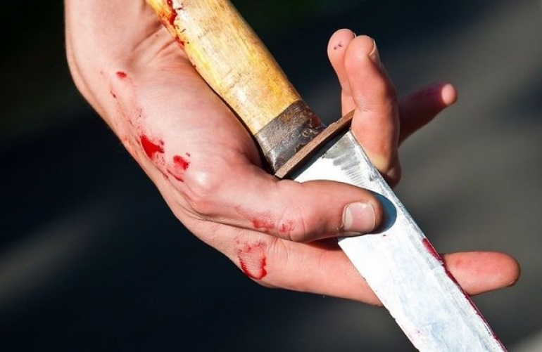 В порыве ревности и гнева мужчина едва не убил свою гражданскую жену