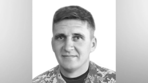 На Аллее Героев Лесного кладбища в Киеве простились с погибшим жителем Херсонщины