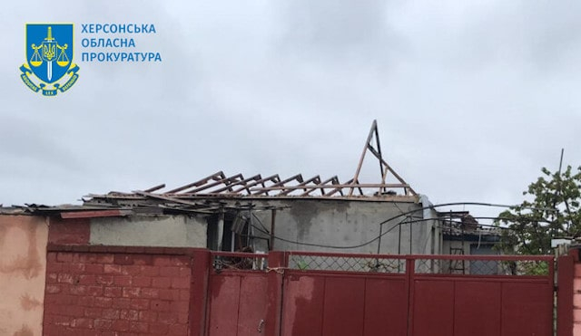 Во время обстрела Каховского района погибла женщина