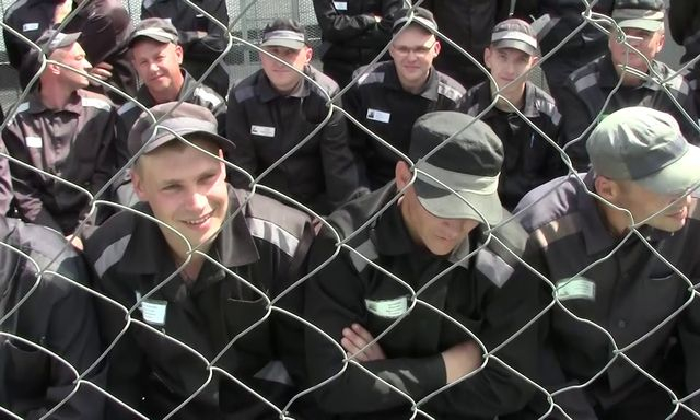 Оккупанты принудительно выдают российские паспорта осужденным в ИК № 90