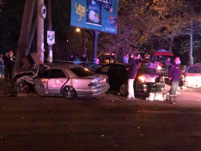 Ночью в Херсоне произошло ДТП с участием нескольких машин