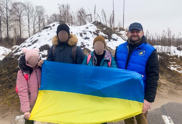На подконтрольную Украине территорию удалось вернуть еще троих детей