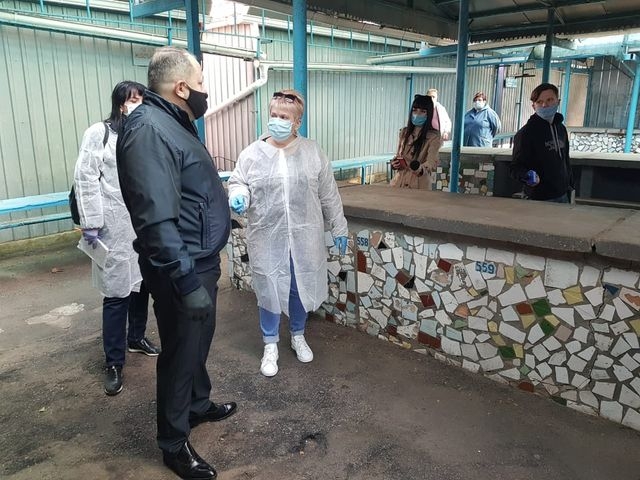 Коронавируса не испугались 300 продавцов Центрального рынка Херсона