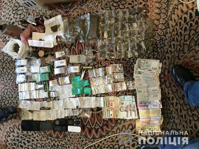 Правоохранители разоблачили и задержали группировку наркоторговцев
