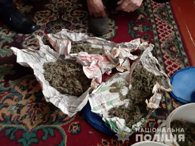 В Великолепетихском районе сразу у двух жителей обнаружили наркотическое вещество
