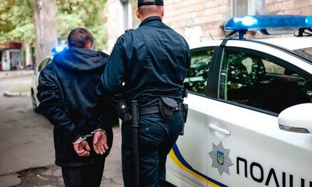 26-летний мужчина, ударивший полицейского, предстанет перед судом