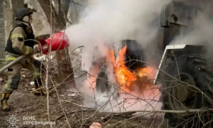 После обстрела Херсона в пожарной части сгорела техника
