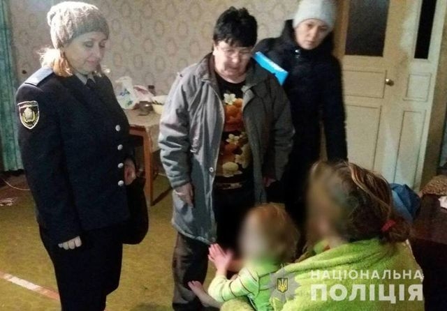 2-летнюю девочку забрали у нерадивой матери и поместили в больницу