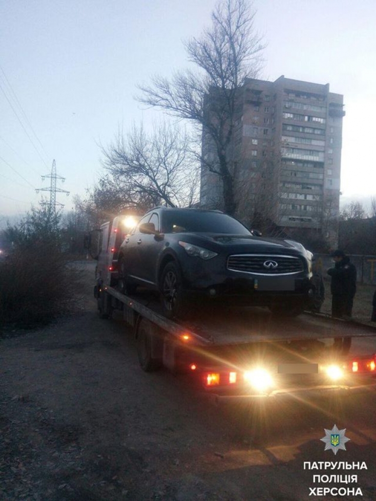 Пьяный водитель устроил на улицах Херсона ночные гонки