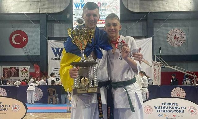 Еще двум спортсменам и одному тренеру назначены стипендии и премия