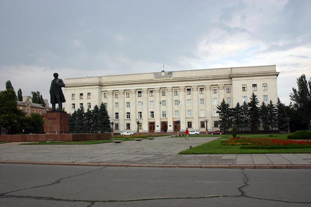 Оккупанты и коллаборанты сбежали из здания обладминистрации
