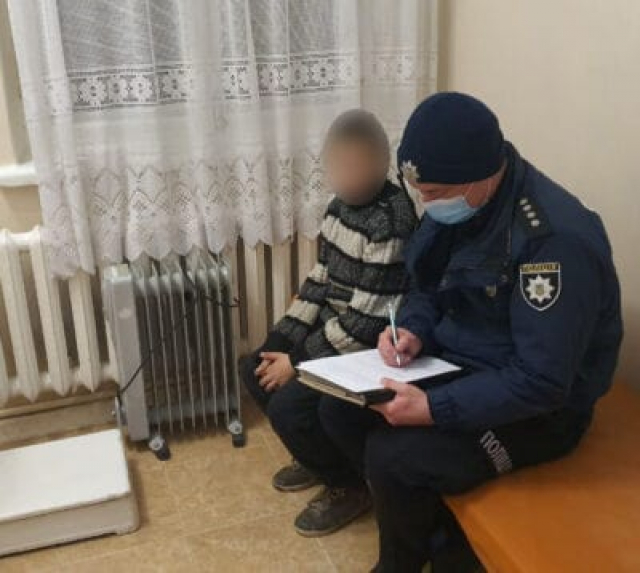 11-летний мальчик ушел из дома – мама пьет и не заботится о ребенке