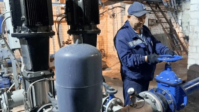 Вражеский обстрел оставил микрорайон Корабел без воды на несколько дней