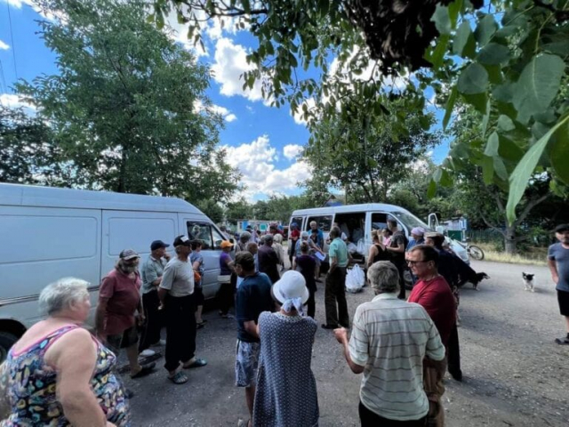Волонтеры попали под обстрел в Херсонской области
