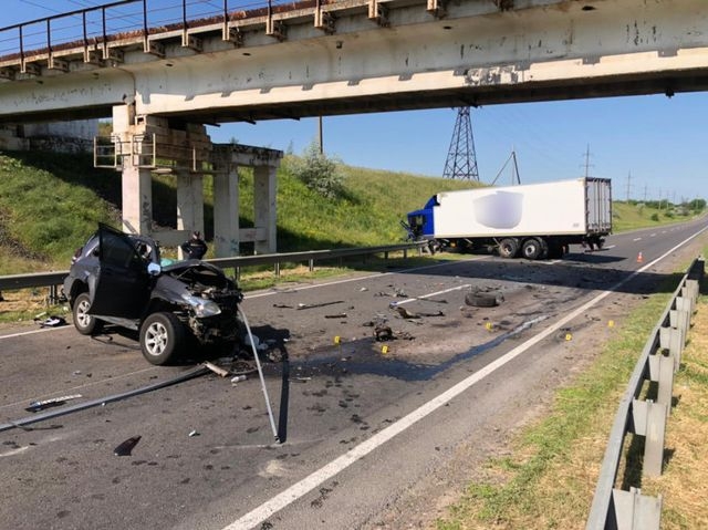 В смертельном ДТП под Херсоном погиб водитель легкового автомобиля