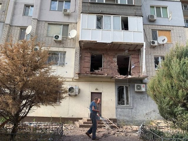 Враг атаковал Херсон, в Ингульце расстрелял очередь за гуманитарной помощью