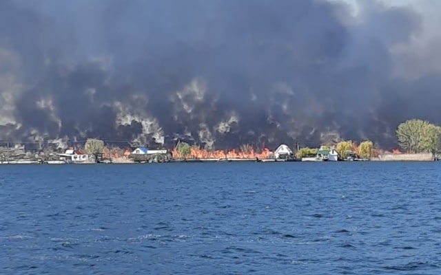 На Карантинном острове снова горели плавни