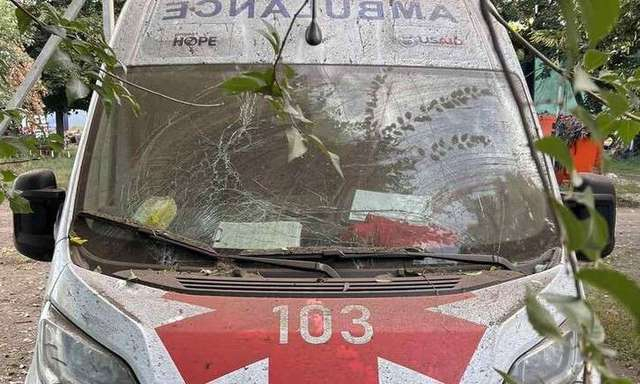Вражеский дрон нанес удар по машине скорой помощи – погиб врач, ранена фельдшер