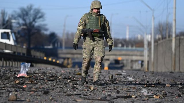 Херсон под украинским флагом - но по правилам оккупантов