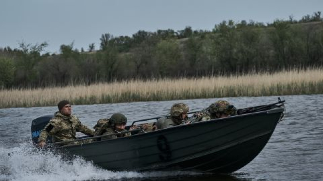 Украинские защитники уничтожили в Днепре две лодки с оккупантами
